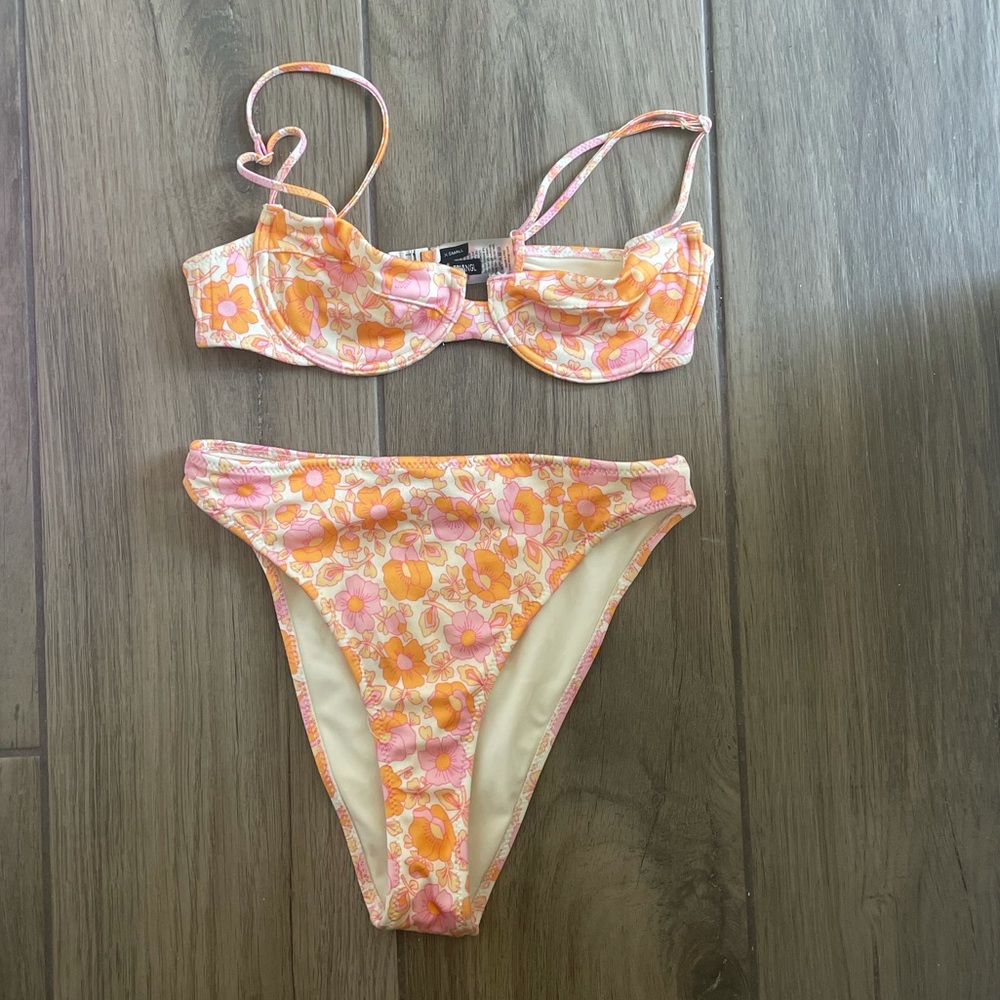 High waisted Triangl Swimsuit Set